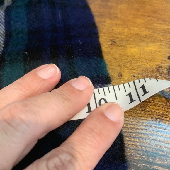 Edinburgh Tartan Plaid with fringe 100% lambswool blanket scarf - Picture 8 of 8